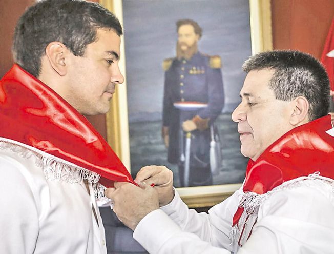 Peña promete gobernar solo para los colorados