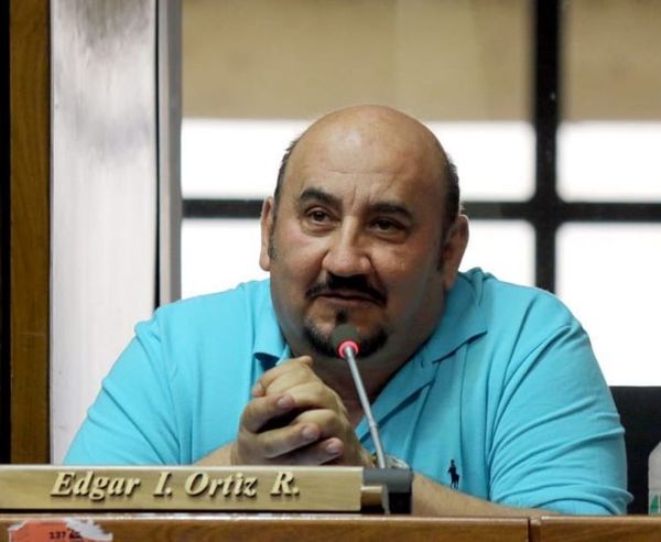 Édgar Ortiz:  «El  pueblo está cansado del circo en Diputados»