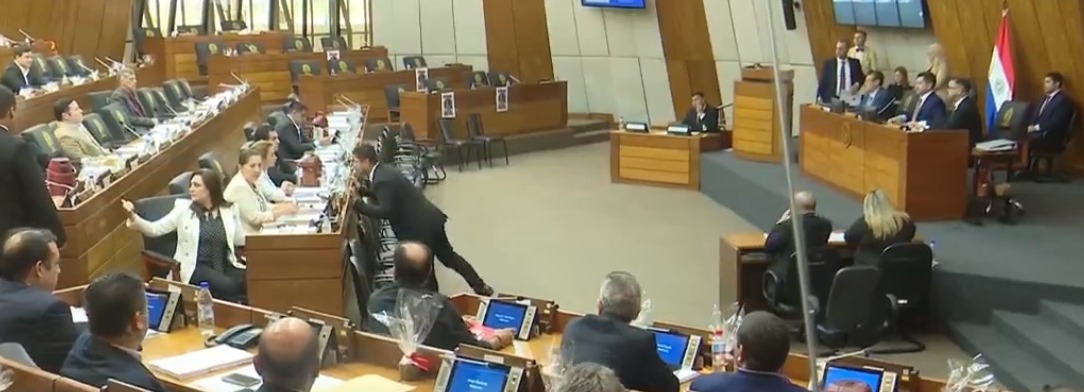 En menos de 10 minutos aprueban Ley de Superintendencia