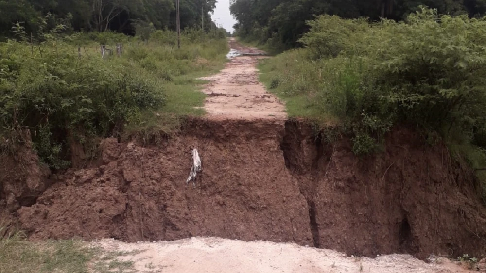 Villa Oliva: pobladores piden a autoridades  solución a caminos