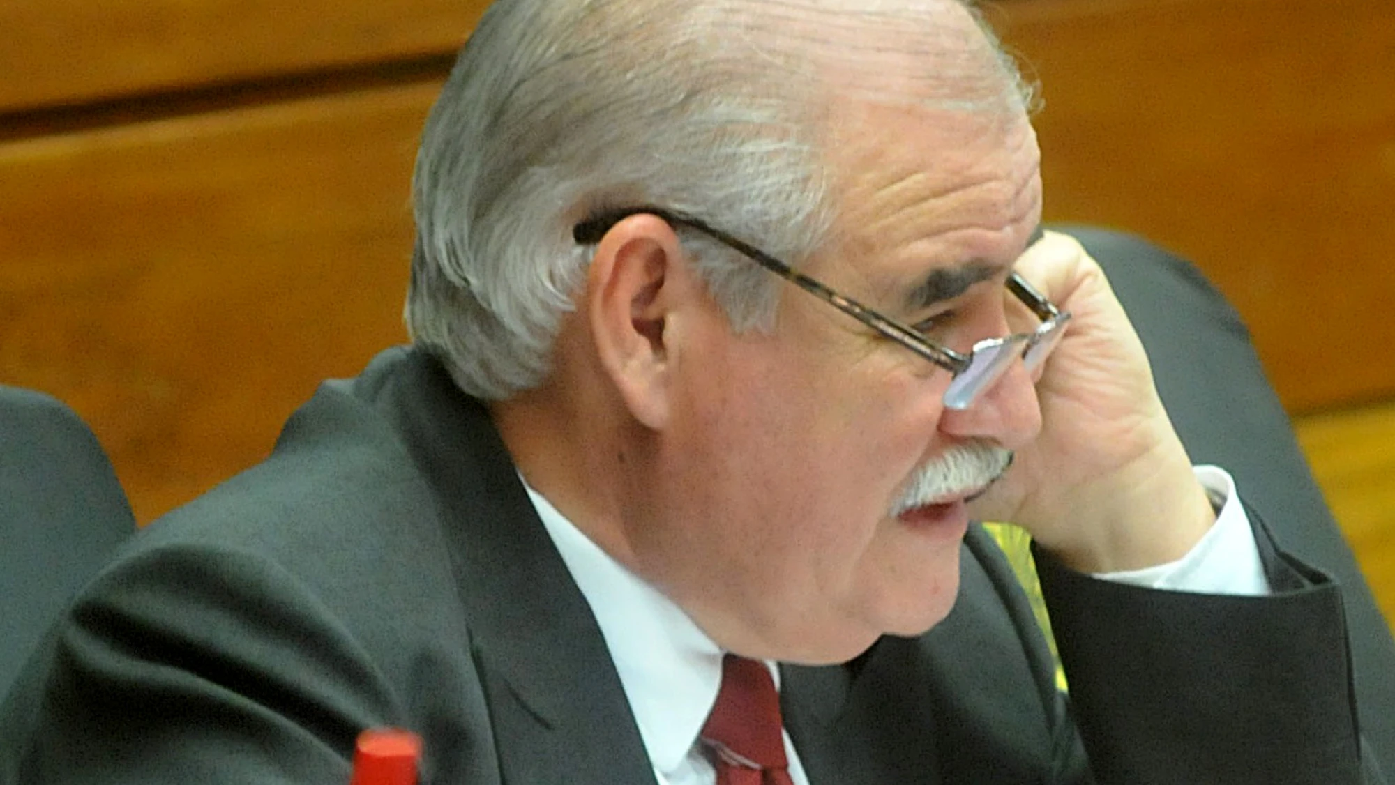 Nuera e hijo de ex diputado trabajan en la Cámara Baja