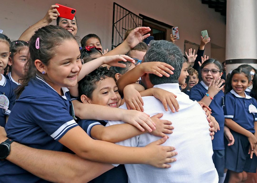 Peña fue con una “historia” al primer día de clases