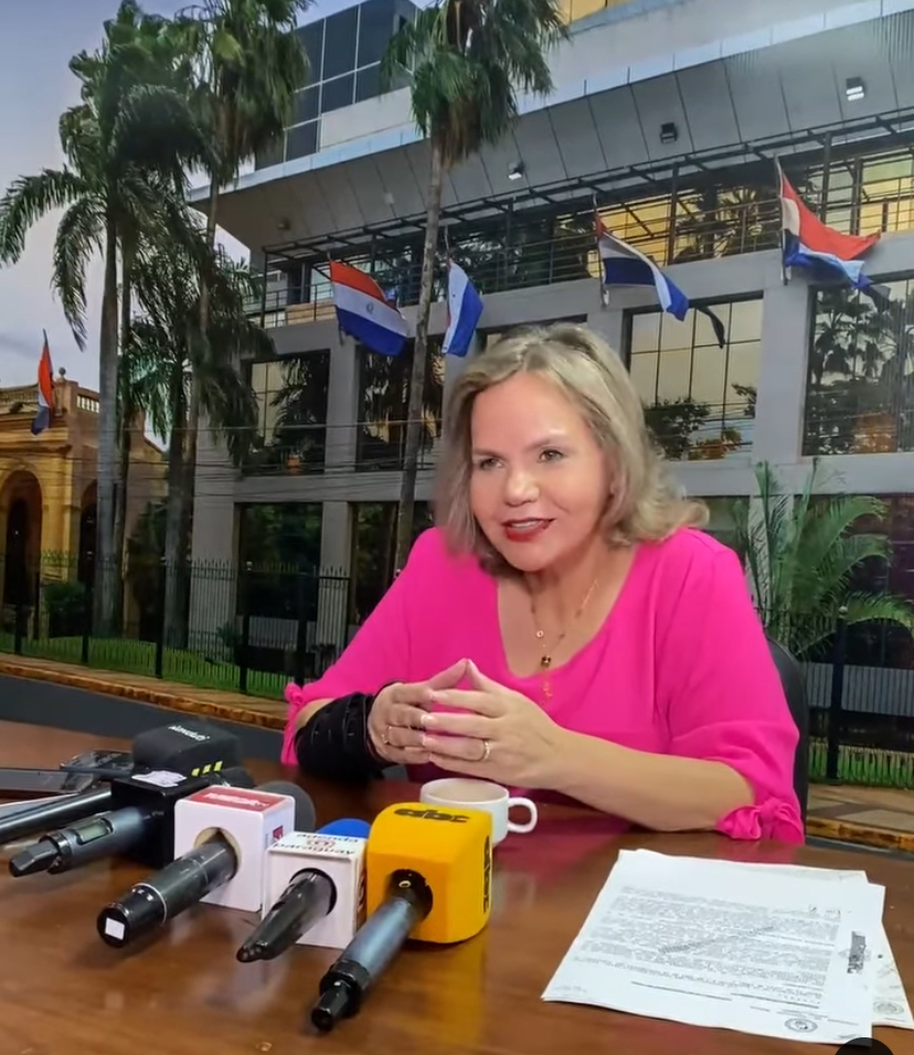 Lilian Samaniego, ataca de nuevo a Cartes