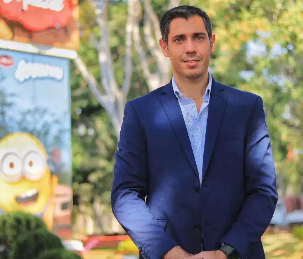 Asume Marco Riquelme como nuevo ministro de Industria y Comercio