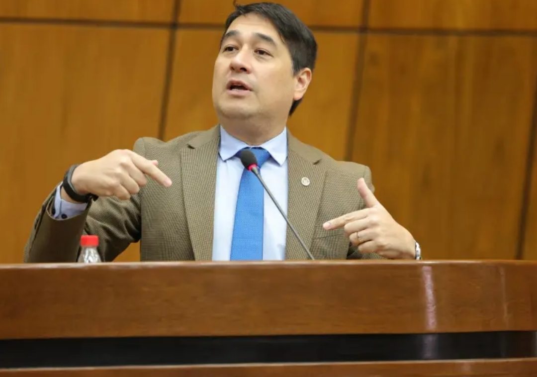 Nakayama cuestiona falta de interpelaciones en el gobierno y apunta al caso MUVH