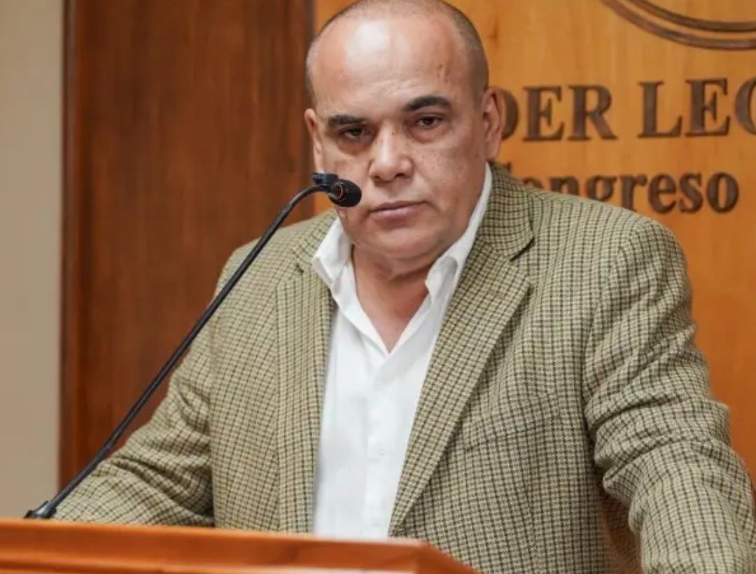 Bachi se desmarca de Chaqueñito y sugiere que su renuncia sería “un favor”