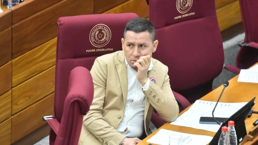 Chaqueñito dice que entregó audios a Bachi, pero el titular del Senado lo niega