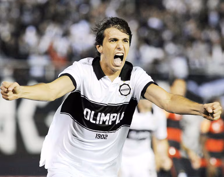 Pablo Zeballos se lanza a la Junta de Lambaré junto a Carol González