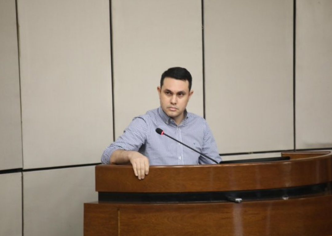 Oposición se planta contra Rivas: piden renuncia o expulsión