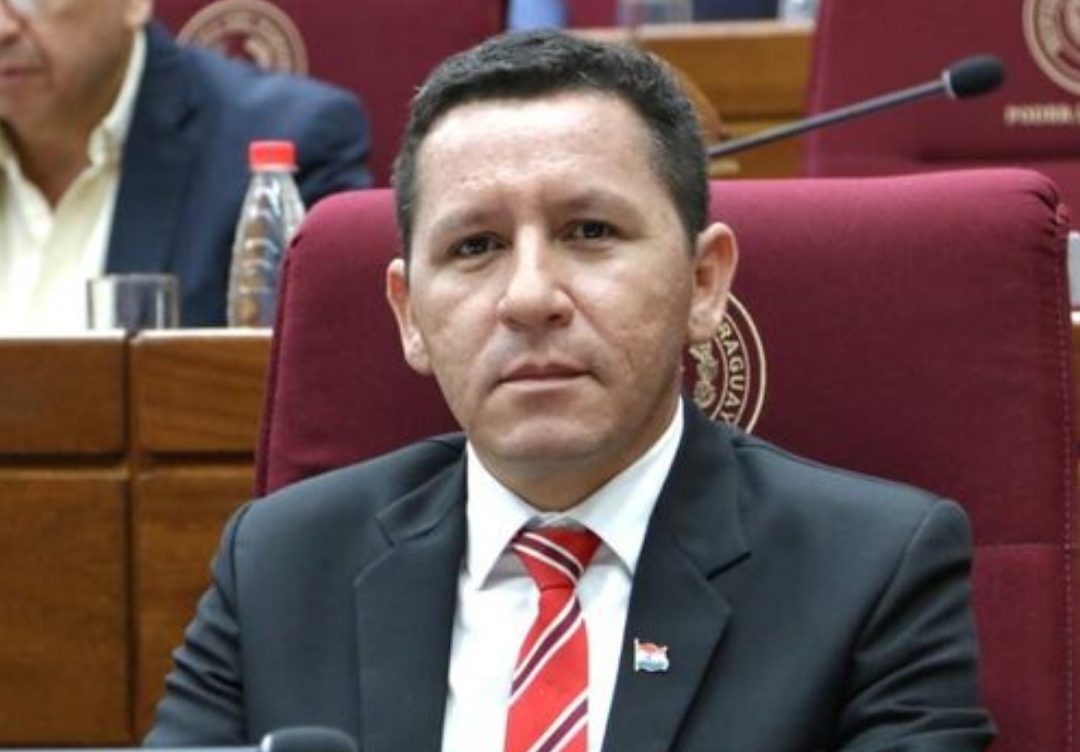 Cada vez más lejos: Javier “Chaqueñito” Vera rompe con Hernán Rivas y cuestiona su título de abogado