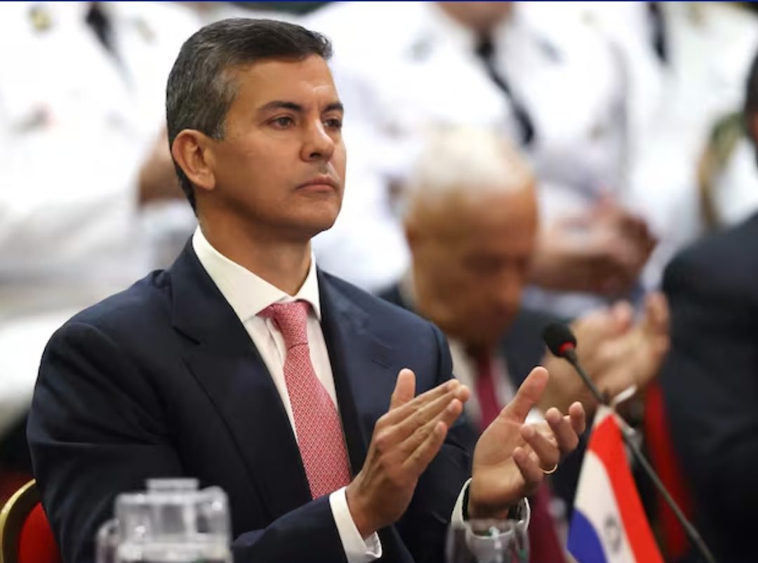 Cartismo impulsa ley para habilitar a expresidentes como senadores activos