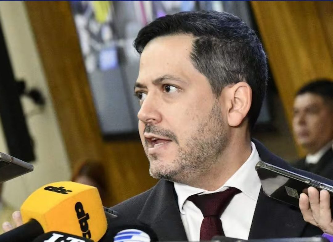 Latorre confirma retiro de visas a diputados, pero sin lista ni detalles oficiales