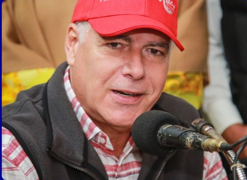 Wiens toma distancia de la disputa entre Abdo y Cartes y llama a la unidad colorada