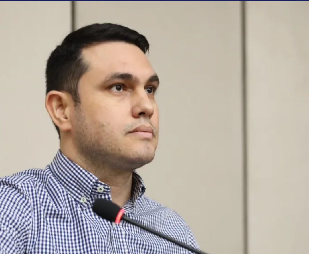 Hernán Rivas cambia de abogado y logra postergar su juicio hasta el 10 de agosto