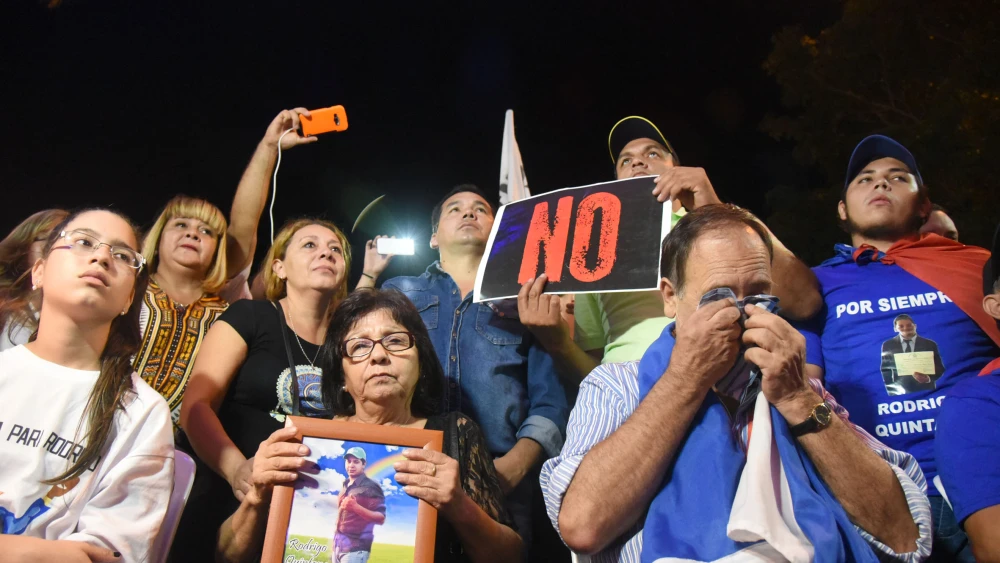 Impulsan pensión graciable para la madre de Rodrigo Quintana