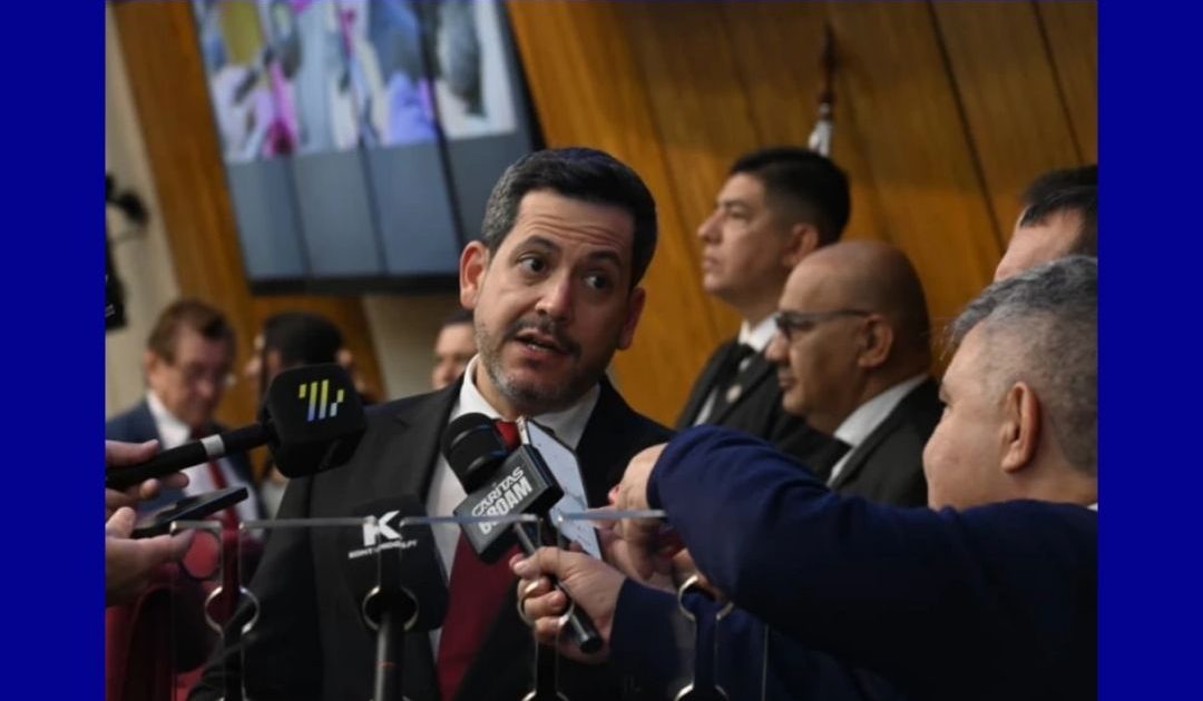 LATORRE RESPALDA A LOS MÉDICOS Y PIDE MÁS DIÁLOGO CON EL GOBIERNO