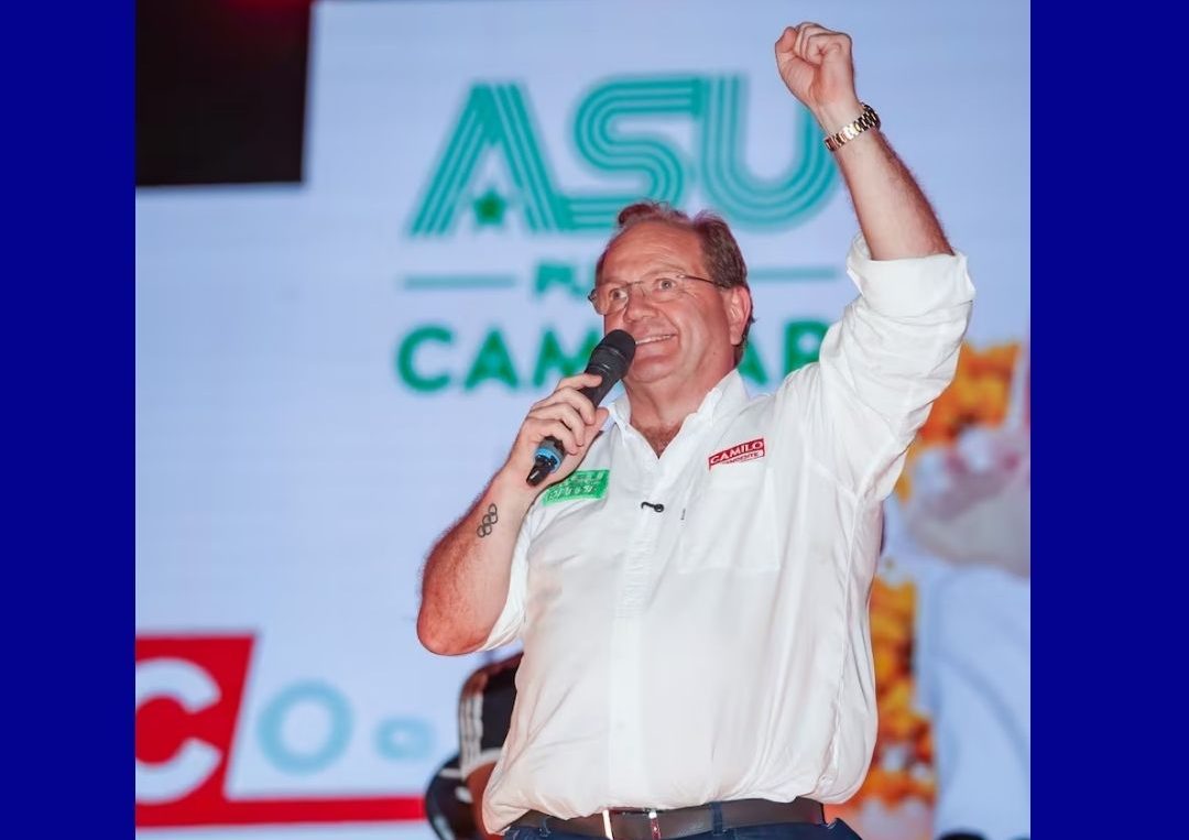 Camilo propone arrancar con USD 300 millones de financiamiento
