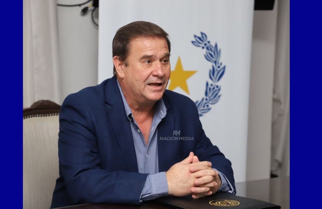 ¿RENUNCIÓ O SIGUE MANDANDO?