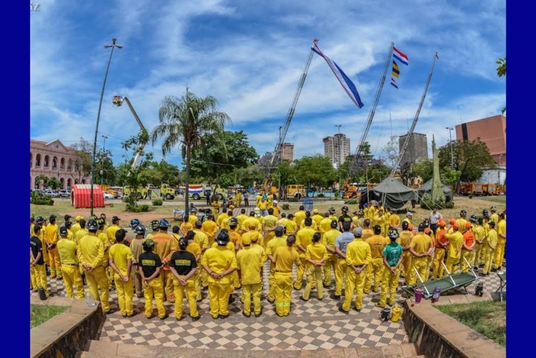 Peña veta exoneración de impuestos para vehículos de bomberos y Diputados desafía su decisión
